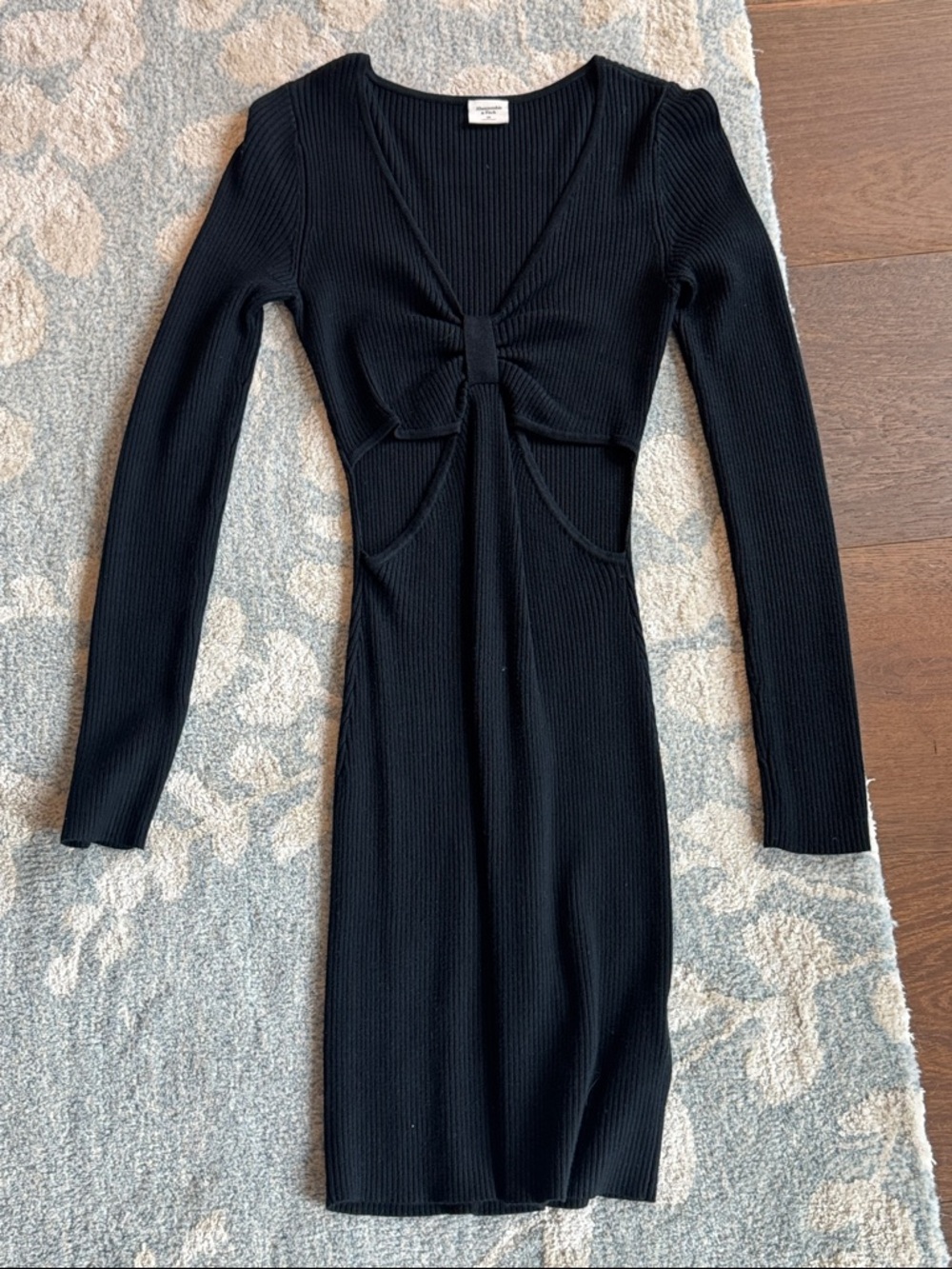 Abercrombie & Fitch Black Long-Sleeve Ribbed Tie-Front Dress
